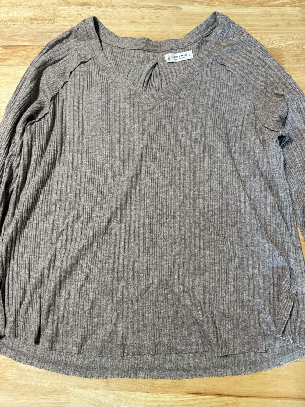 Women’s Lucky Brand Ribbed V-Neck Long Sleeve Top - Heather Taupe XL